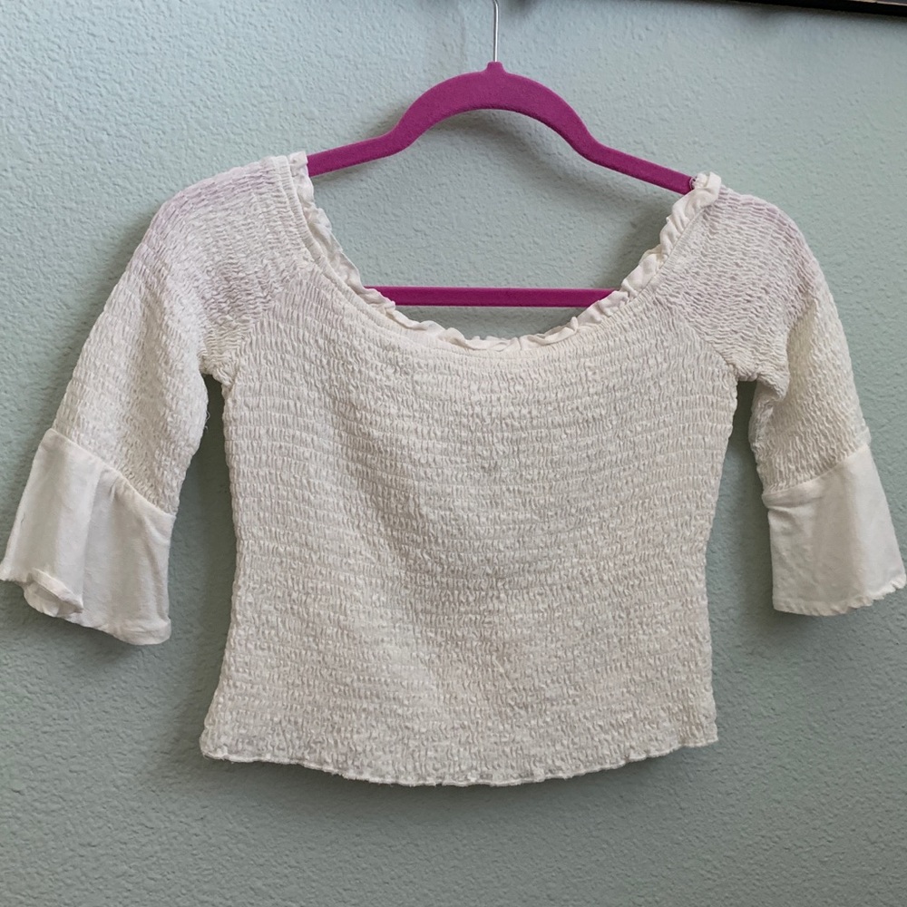 Honey Belle cute ruffled cropped top!